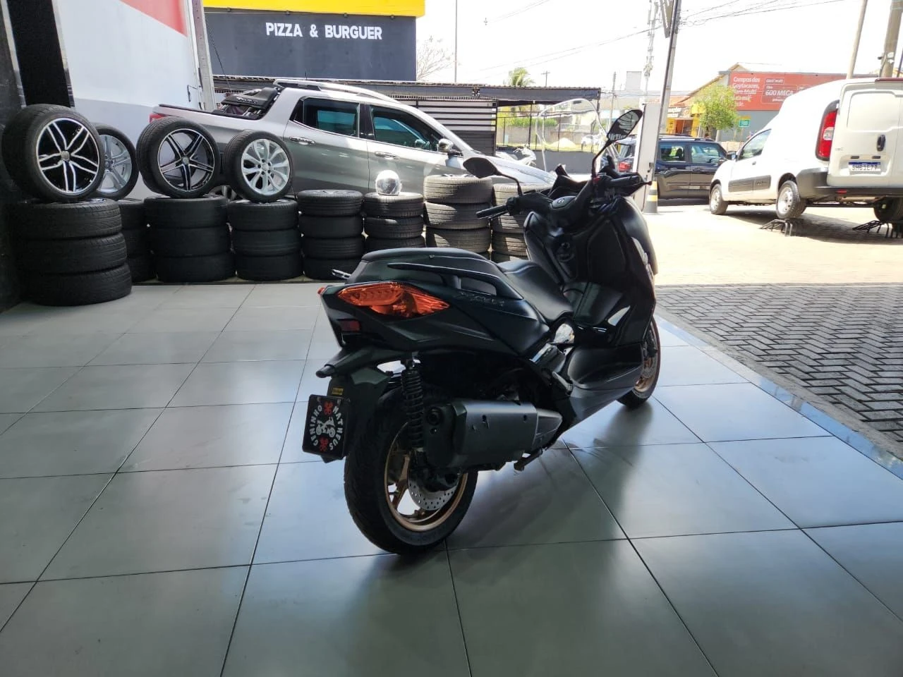 YAMAHA XMAX ABS