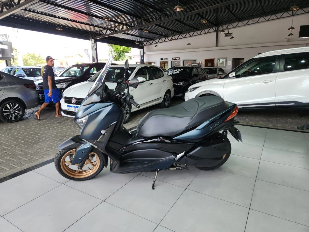 YAMAHA XMAX ABS