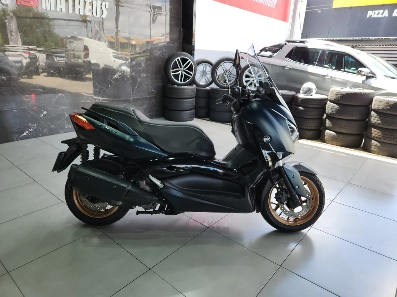 YAMAHA XMAX ABS