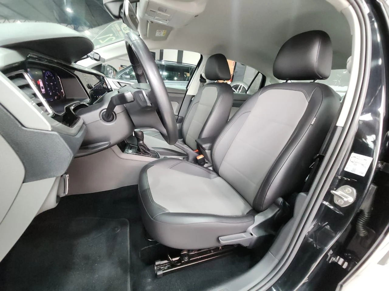 VOLKSWAGEN VIRTUS