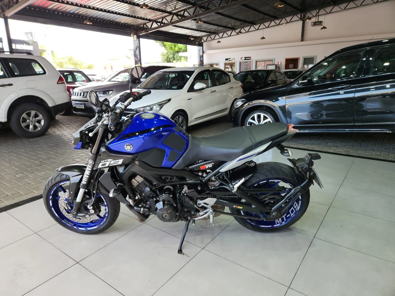 YAMAHA MT-09