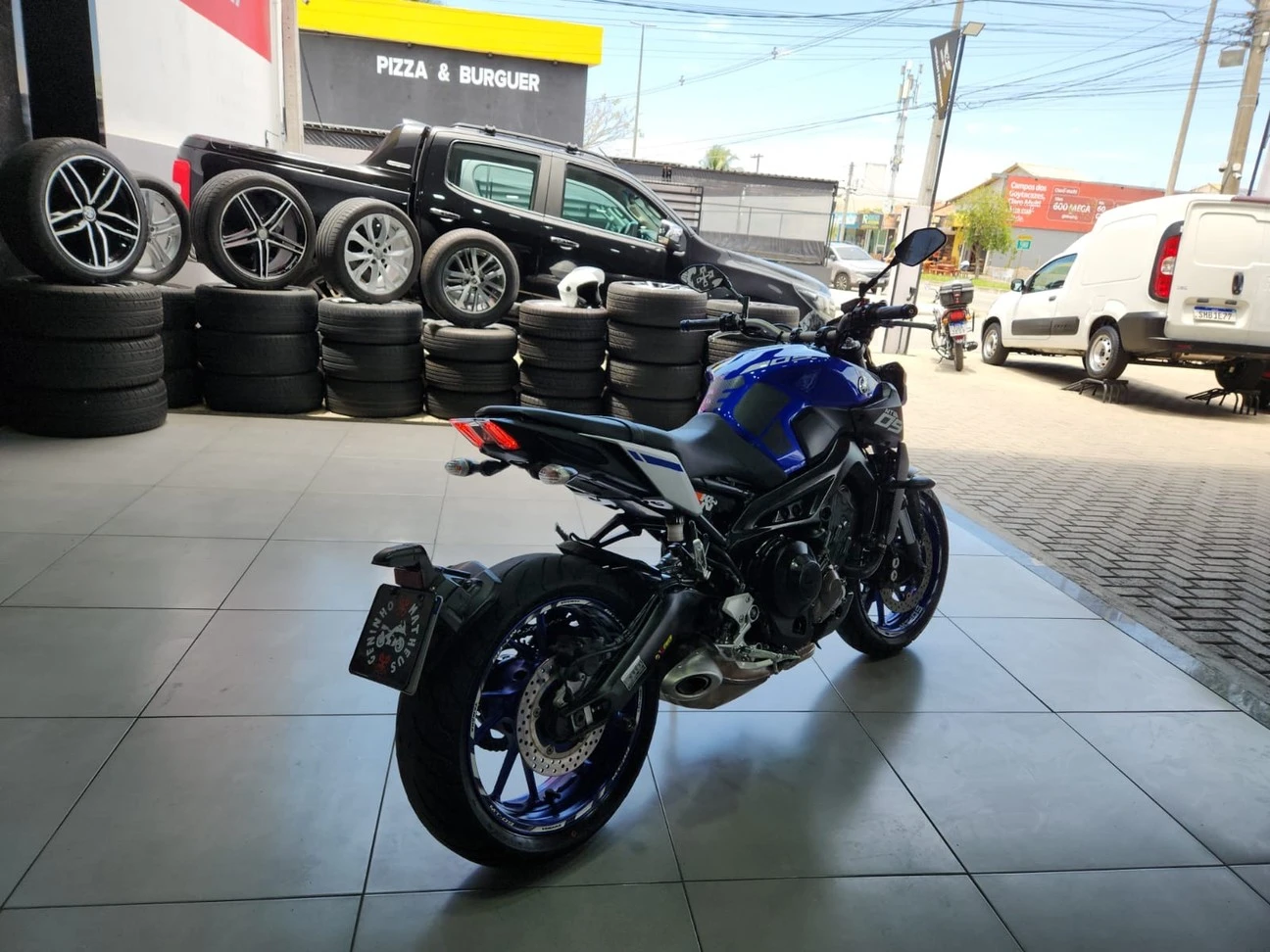 YAMAHA MT-09