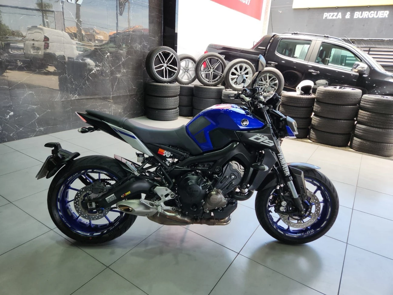 YAMAHA MT-09