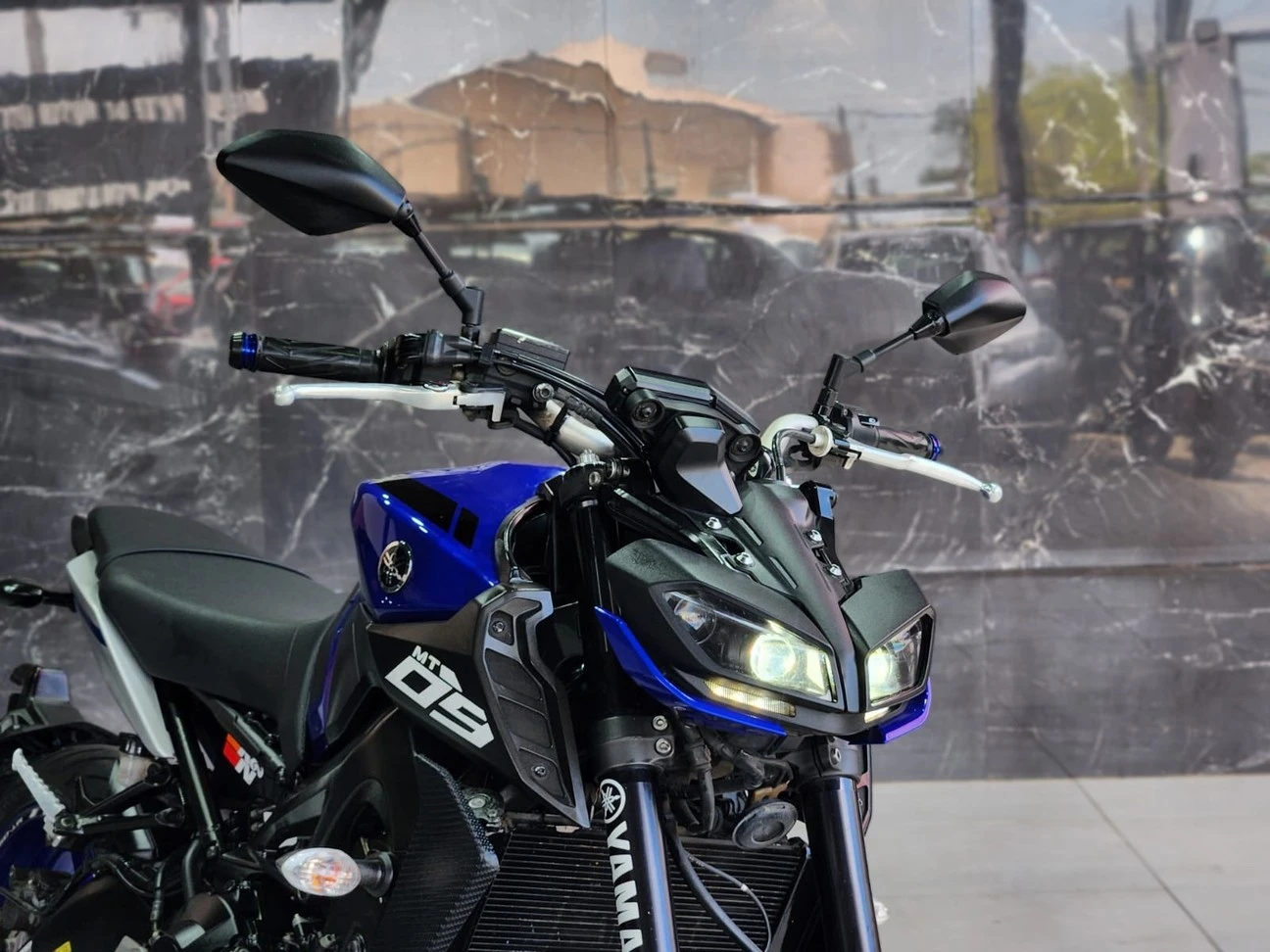 YAMAHA MT-09