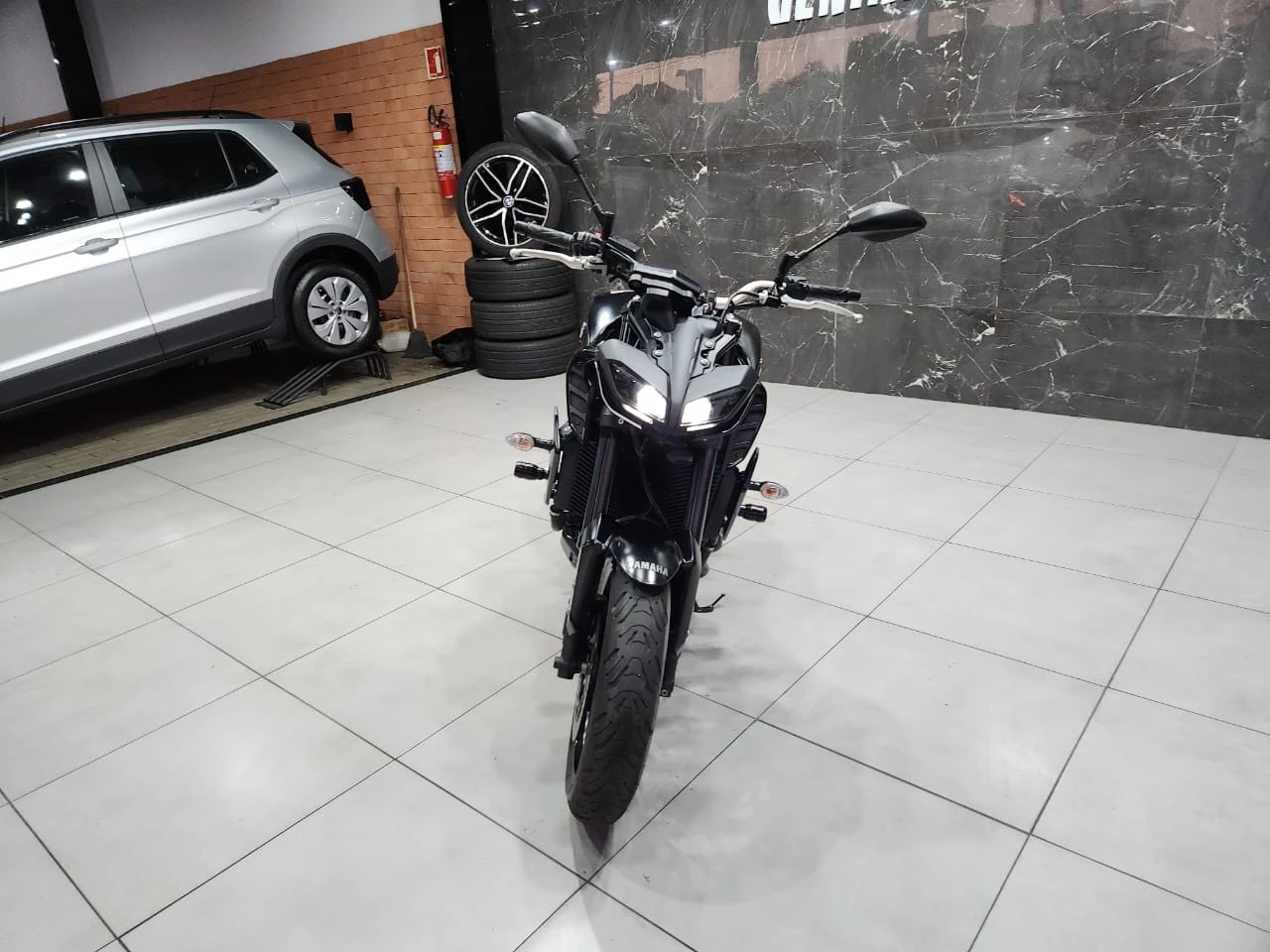 YAMAHA MT-09