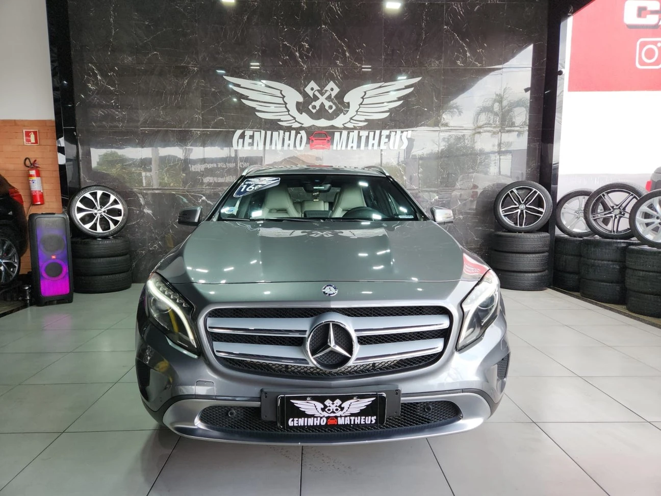 MERCEDES-BENZ GLA 200