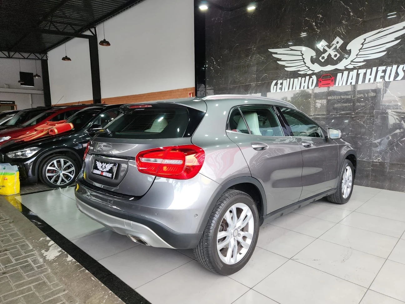 MERCEDES-BENZ GLA 200