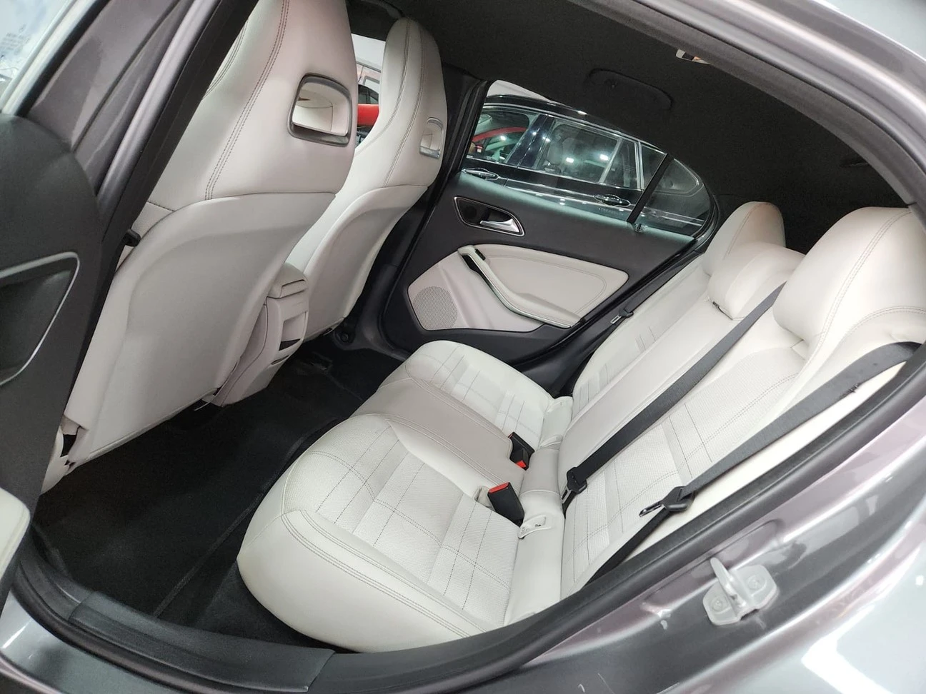 MERCEDES-BENZ GLA 200