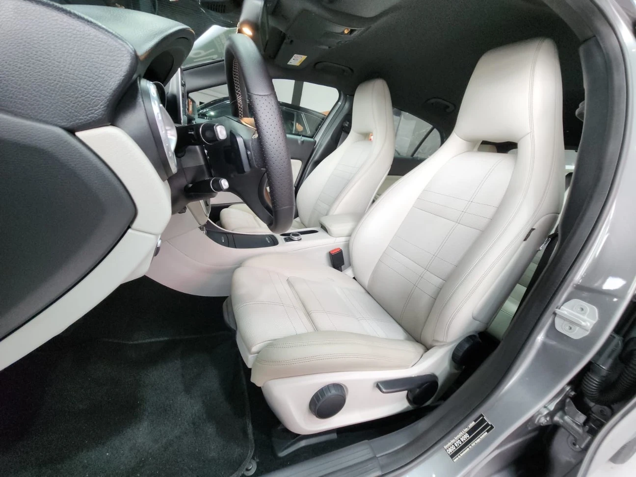 MERCEDES-BENZ GLA 200