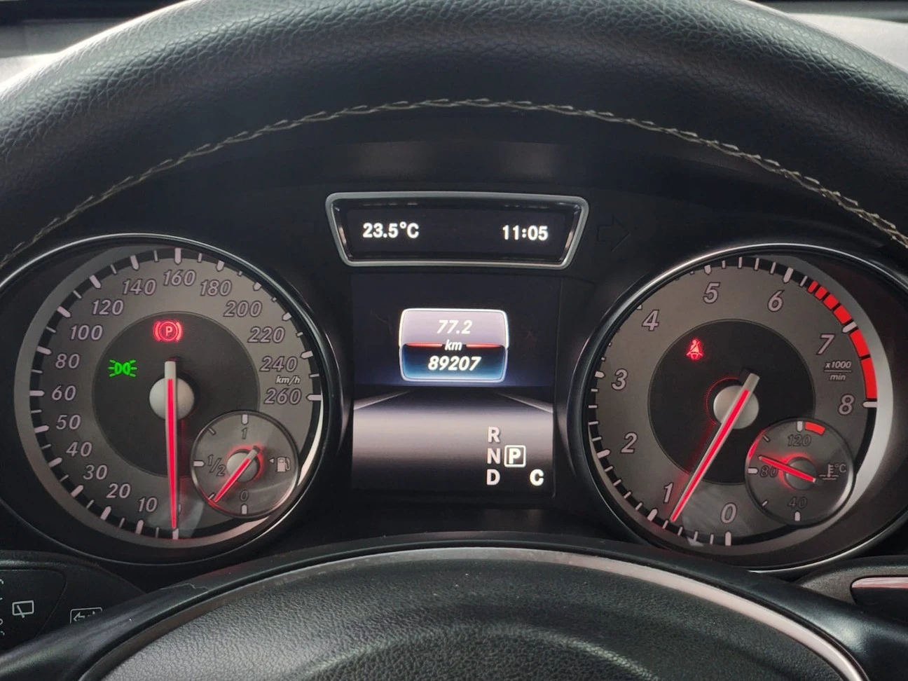 MERCEDES-BENZ GLA 200