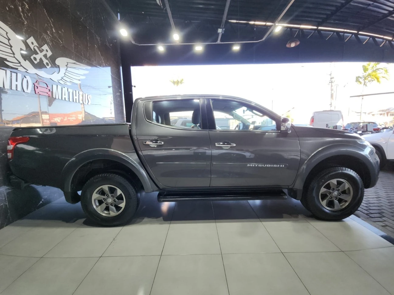 MITSUBISHI L200 TRITON