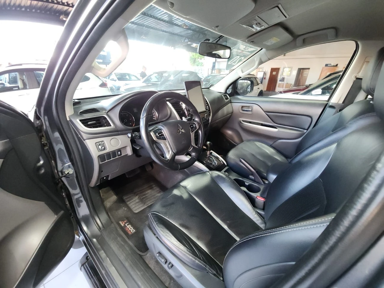 MITSUBISHI L200 TRITON