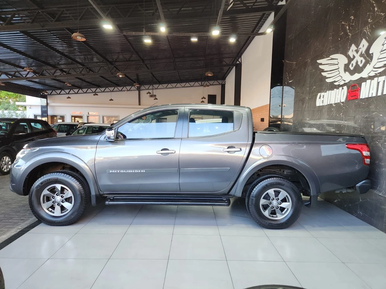 MITSUBISHI L200 TRITON