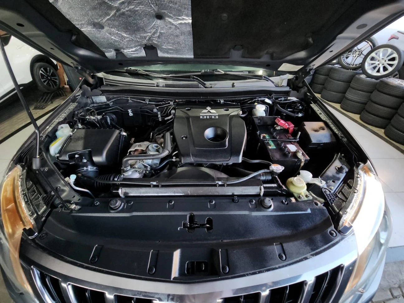 MITSUBISHI L200 TRITON