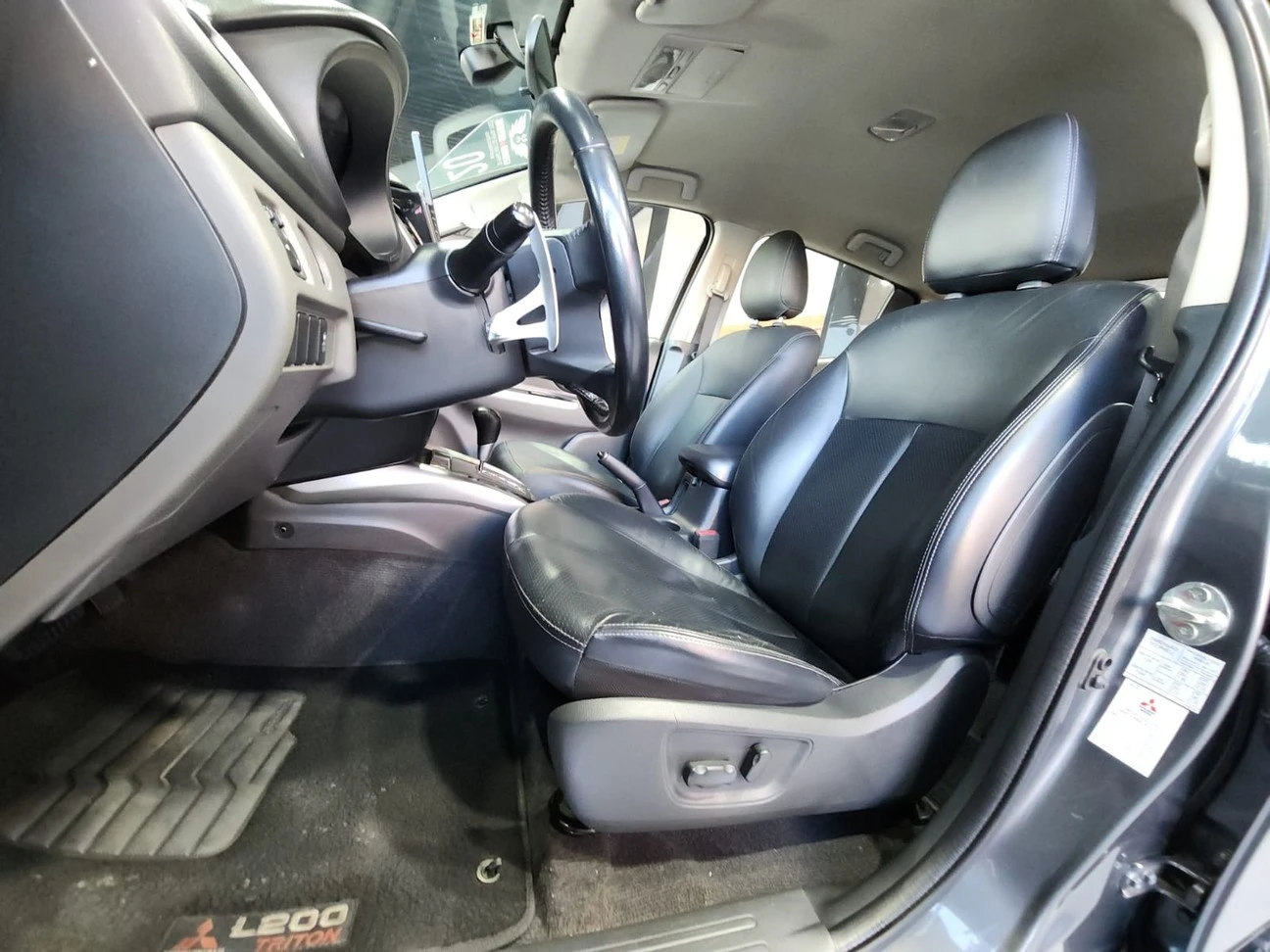 MITSUBISHI L200 TRITON