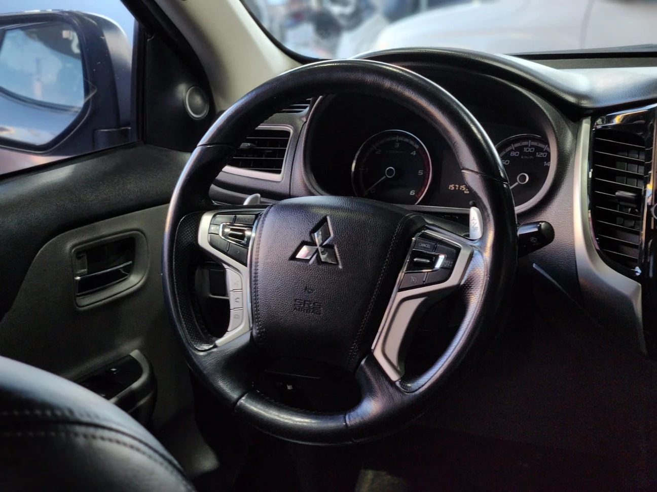 MITSUBISHI L200 TRITON