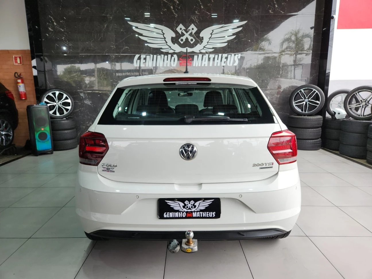 VOLKSWAGEN POLO