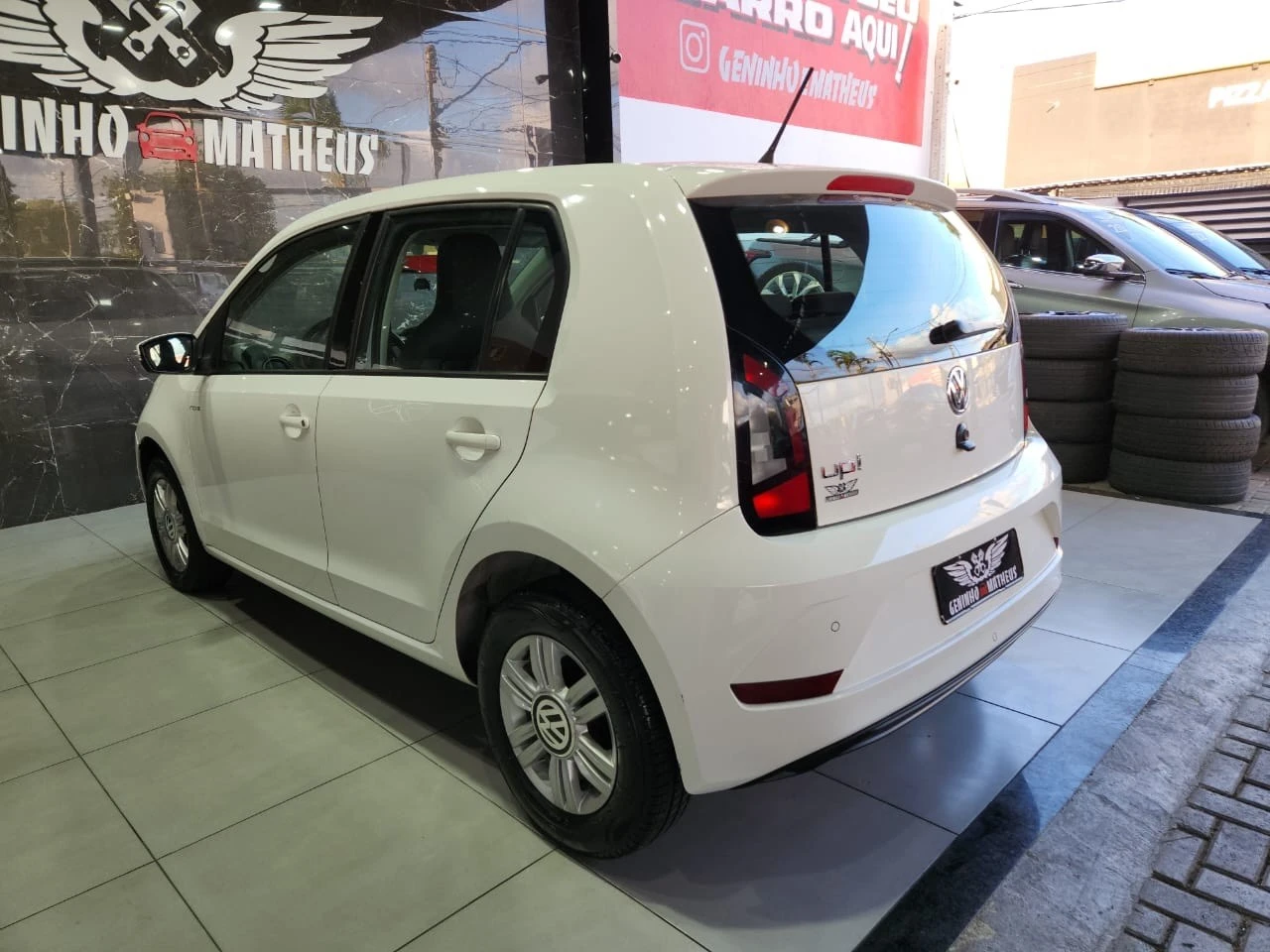 VOLKSWAGEN UP