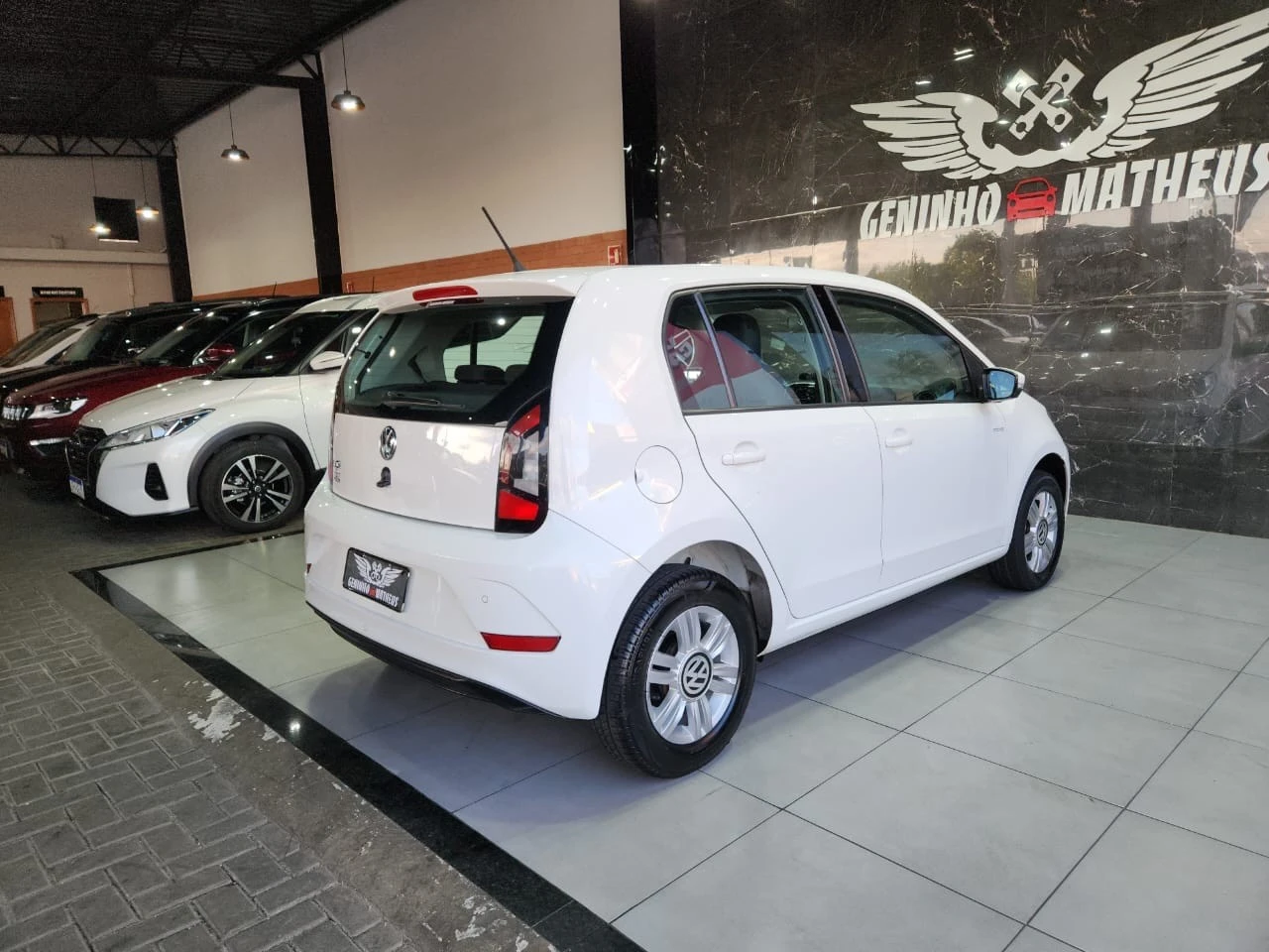 VOLKSWAGEN UP