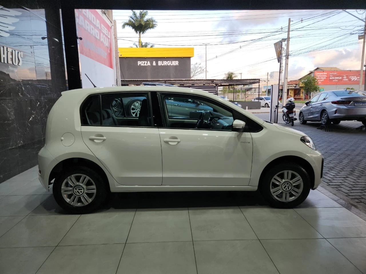 VOLKSWAGEN UP