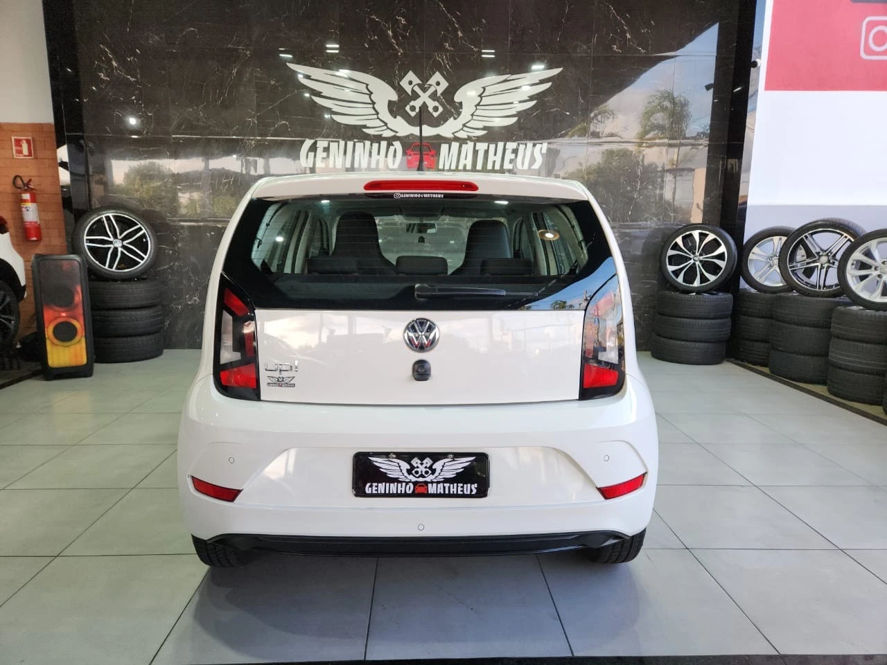 VOLKSWAGEN UP