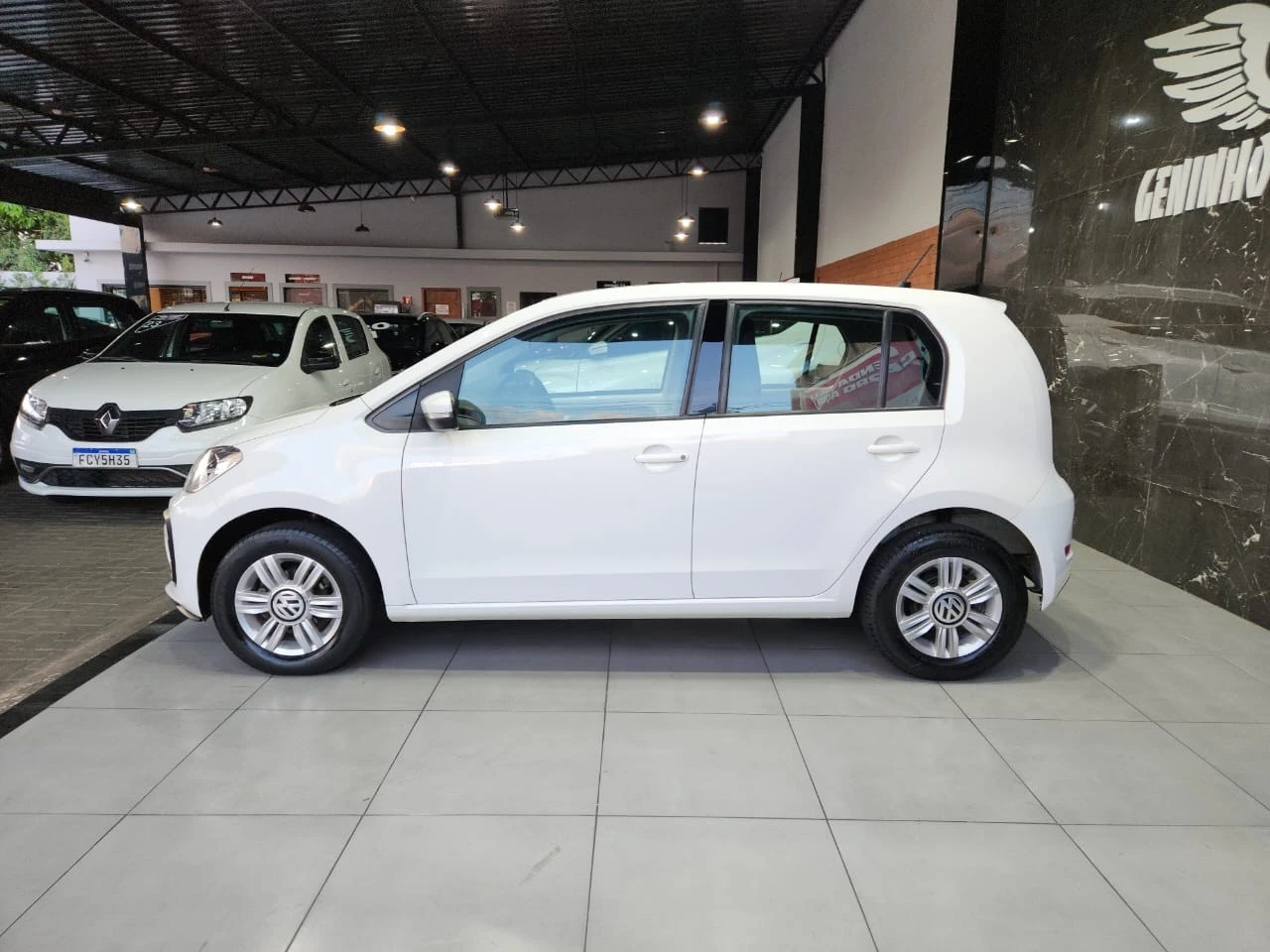 VOLKSWAGEN UP