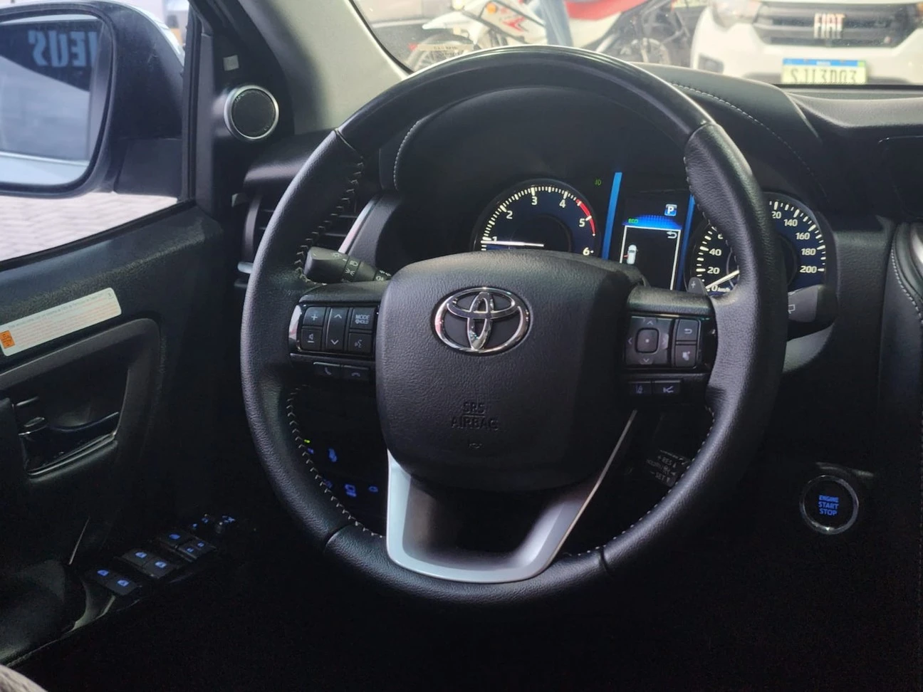 TOYOTA HILUX SW4