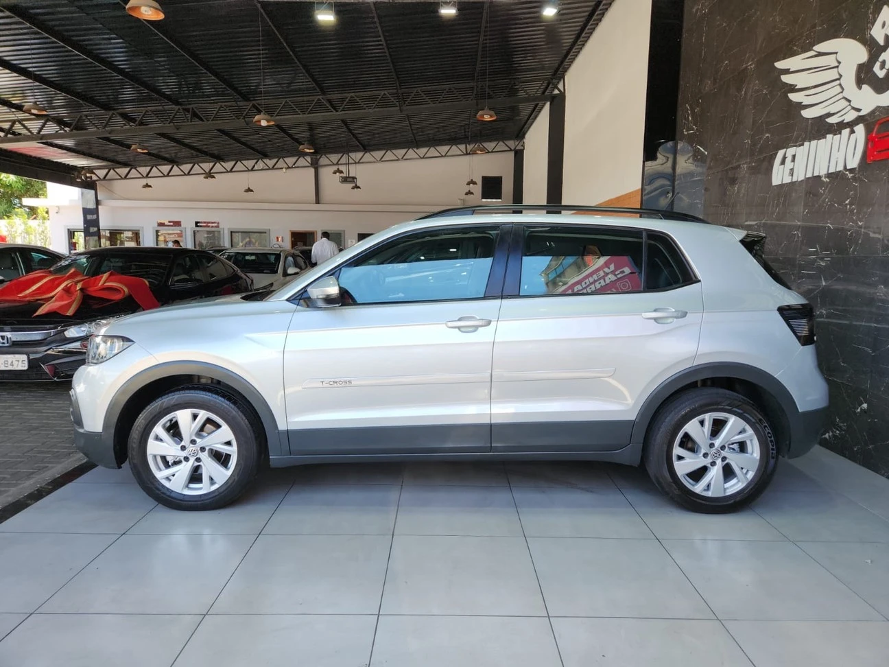 VOLKSWAGEN T-CROSS
