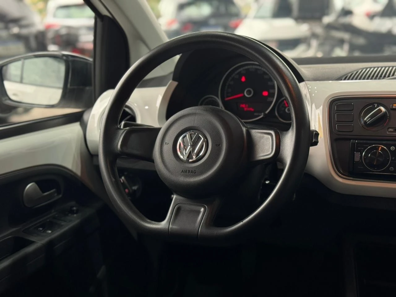 VOLKSWAGEN UP