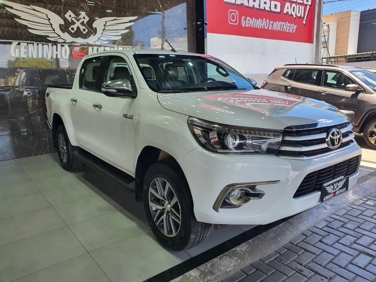 TOYOTA HILUX