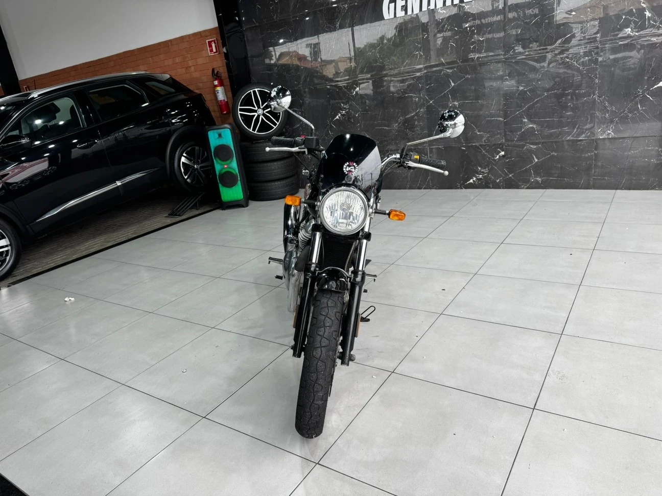 ROYAL ENFIELD INTERCEPTOR 