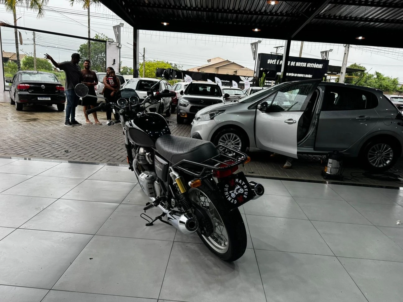 ROYAL ENFIELD INTERCEPTOR 