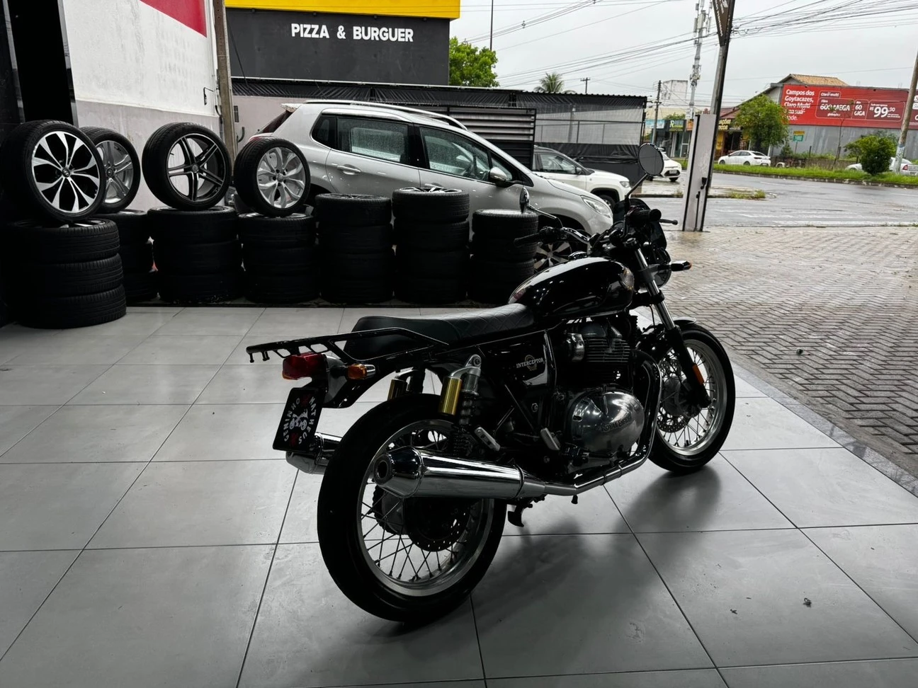 ROYAL ENFIELD INTERCEPTOR 