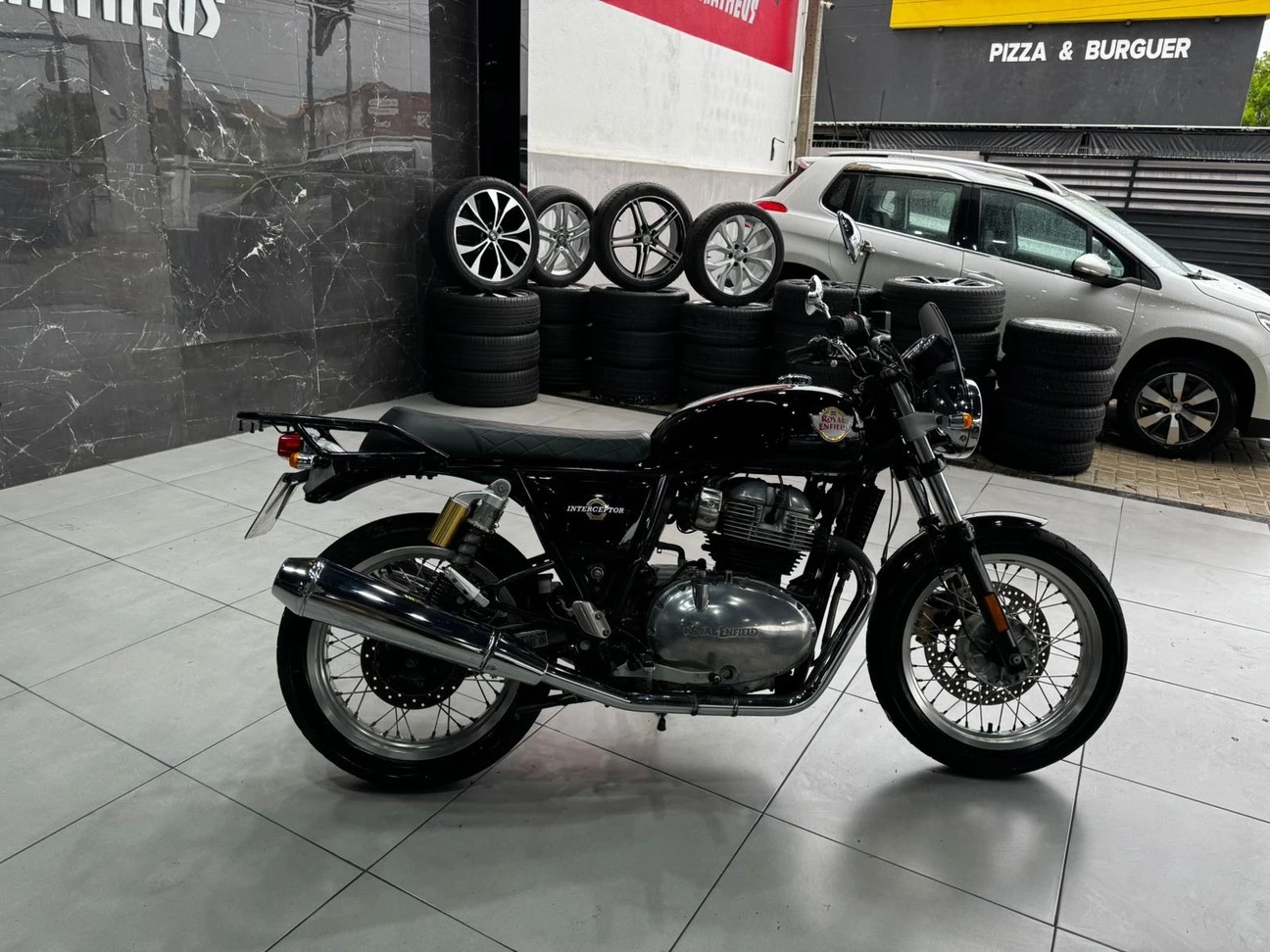 ROYAL ENFIELD INTERCEPTOR 