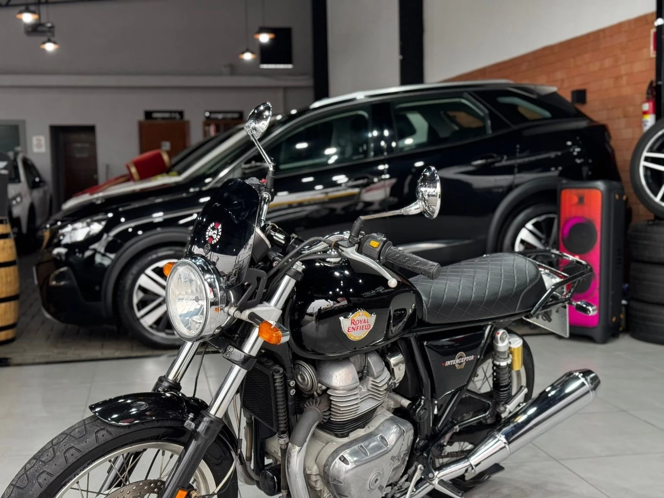 ROYAL ENFIELD INTERCEPTOR 