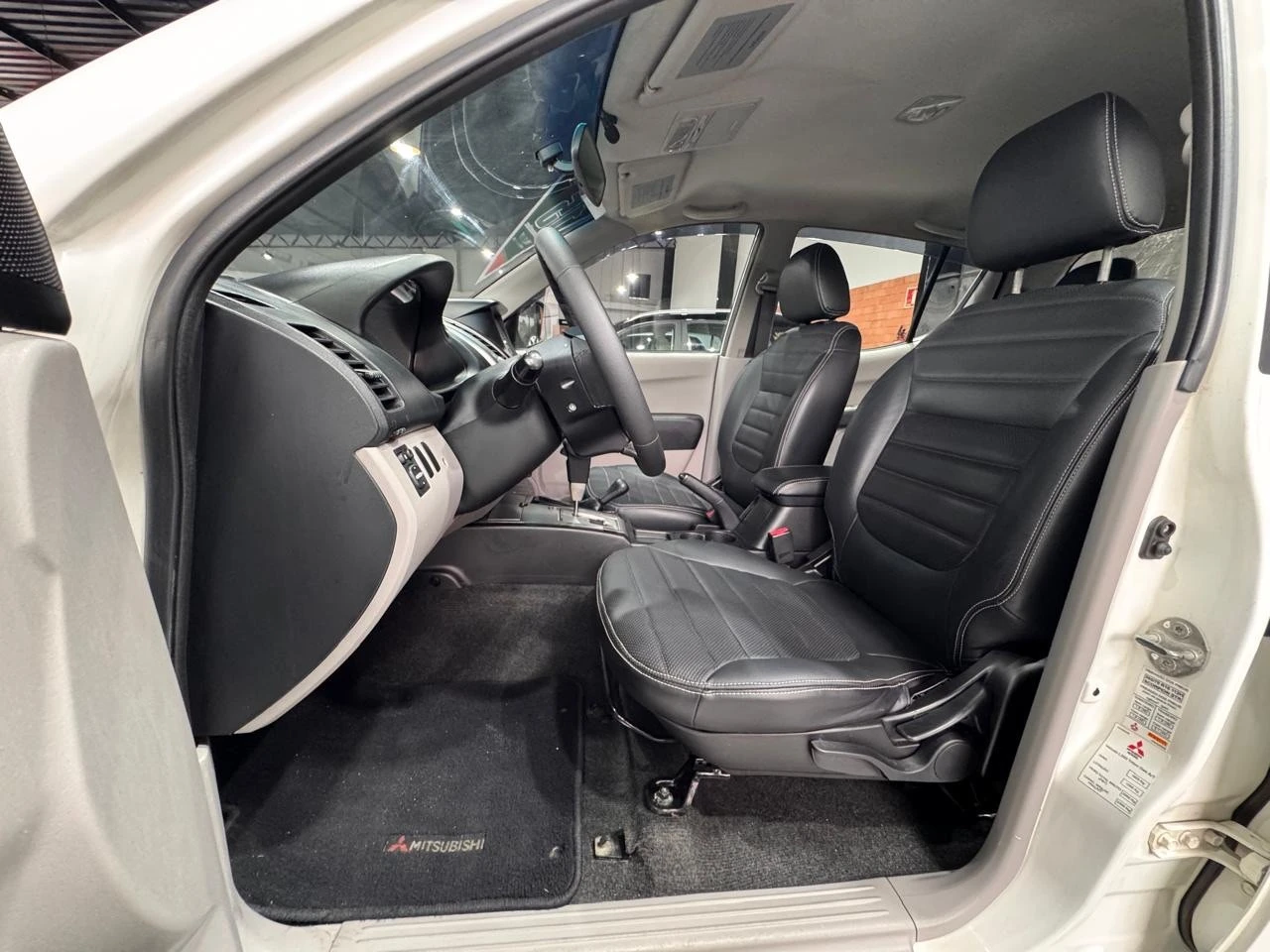 MITSUBISHI L200 TRITON