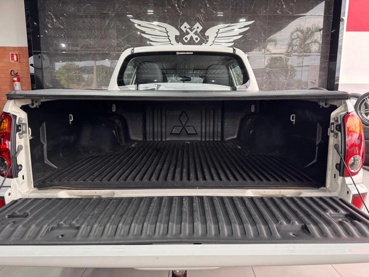 MITSUBISHI L200 TRITON