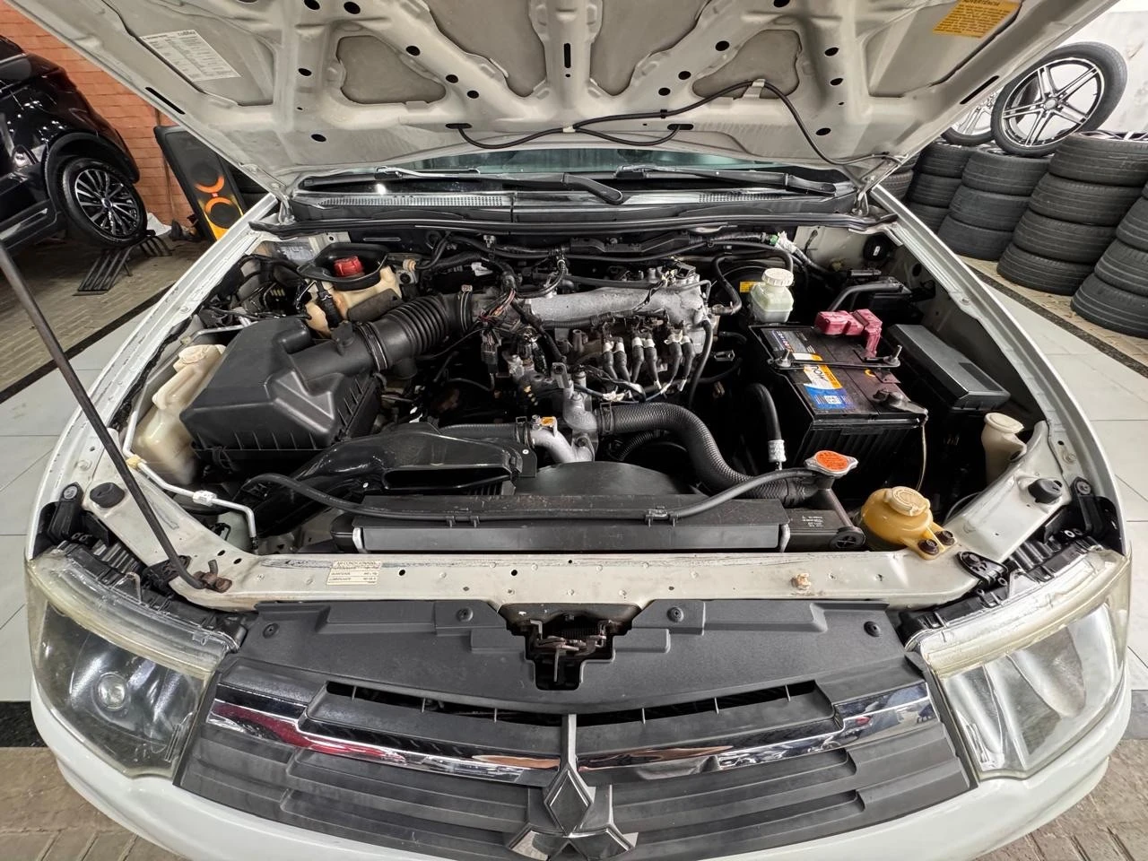 MITSUBISHI L200 TRITON