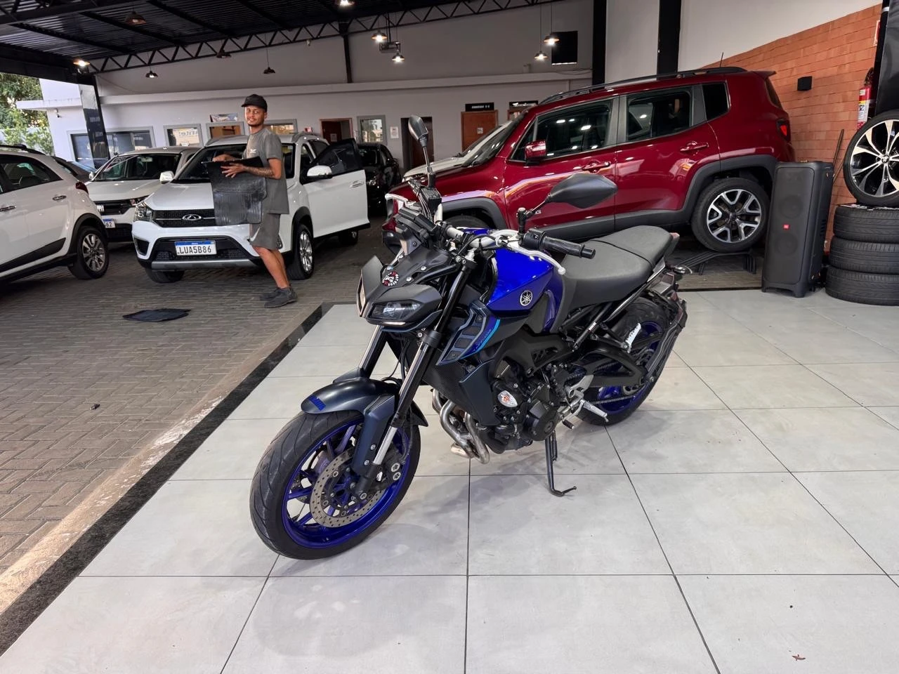 YAMAHA MT-09