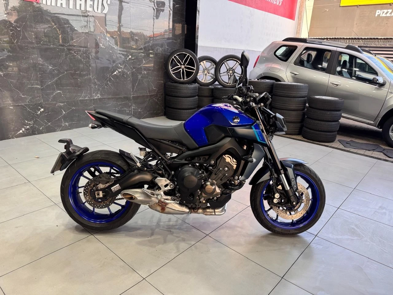 YAMAHA MT-09