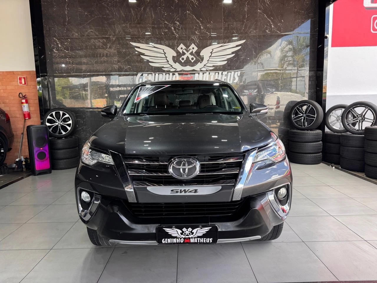 TOYOTA HILUX SW4