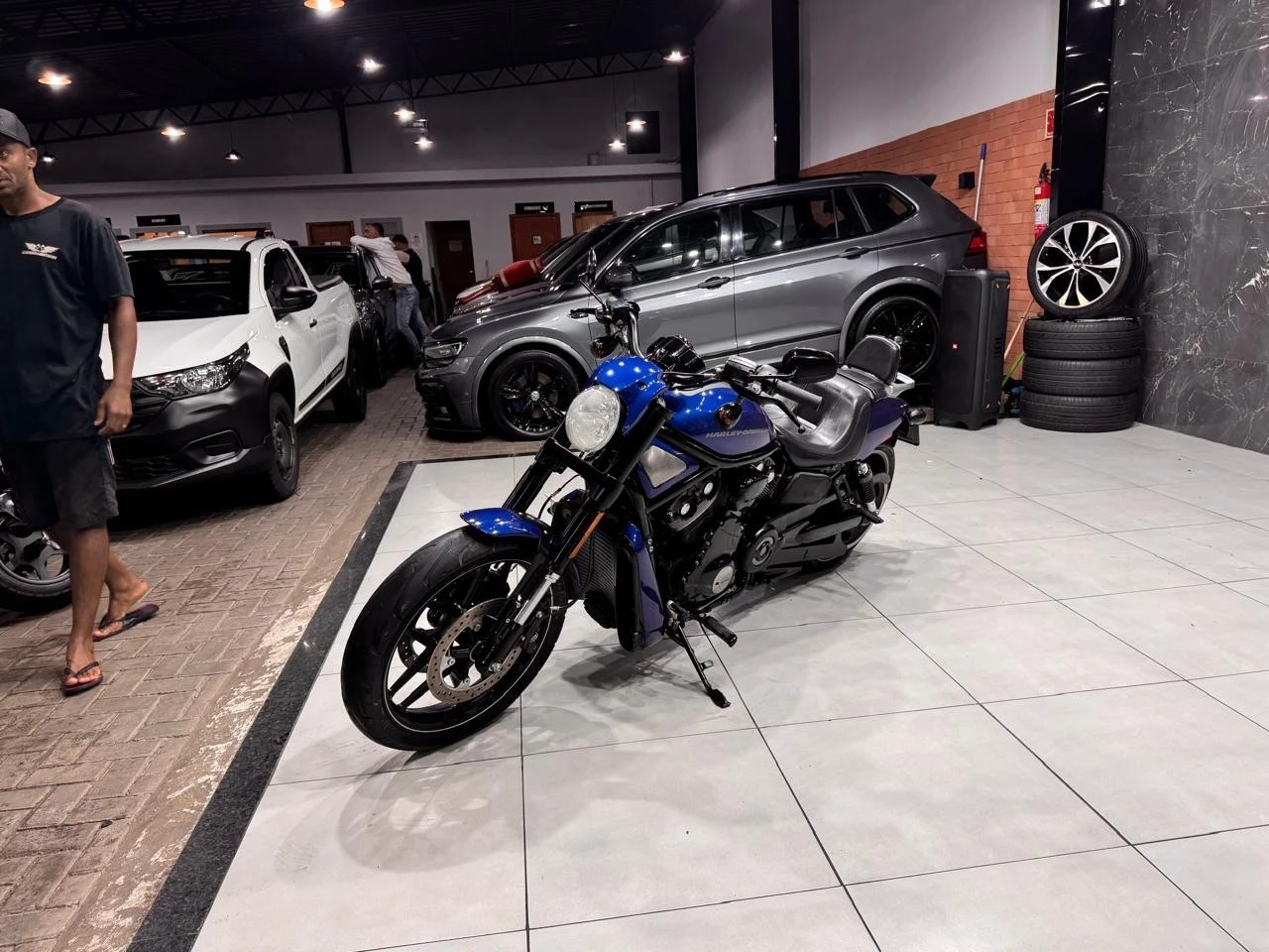 HARLEY-DAVIDSON NIGHT ROD SPECIAL