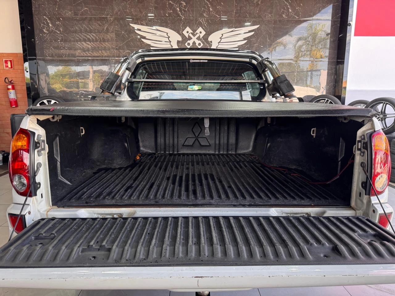 MITSUBISHI L200 TRITON