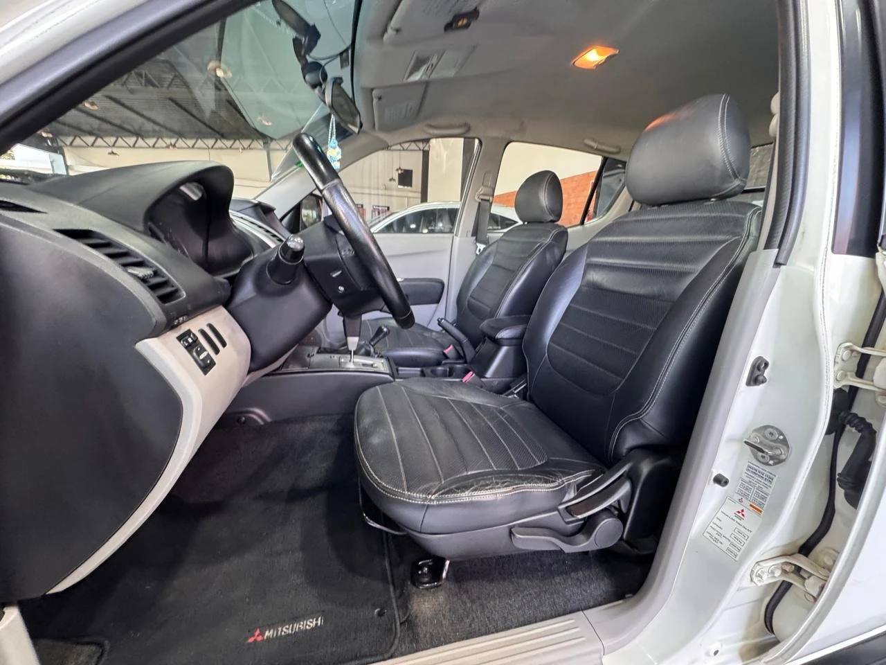 MITSUBISHI L200 TRITON