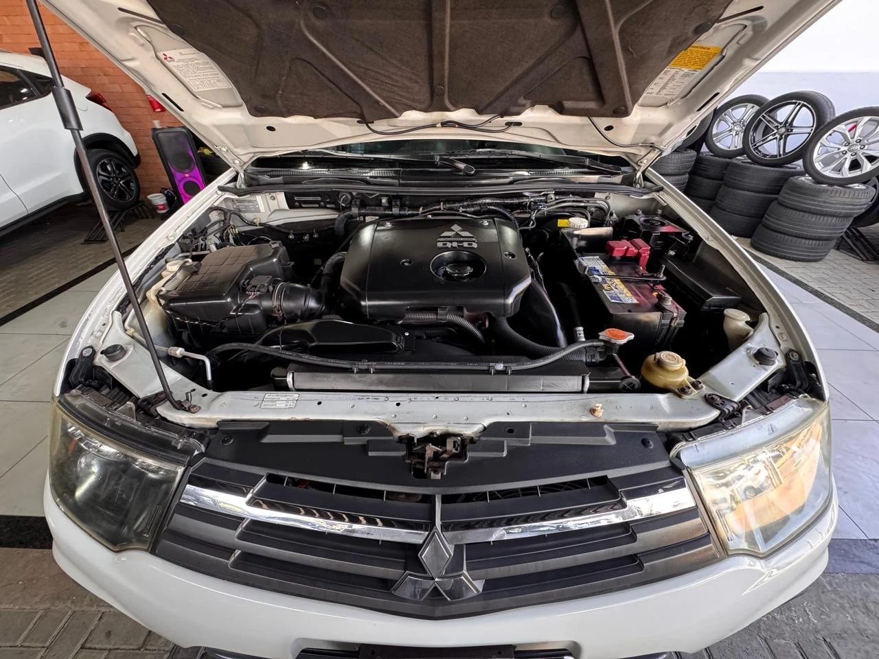 MITSUBISHI L200 TRITON