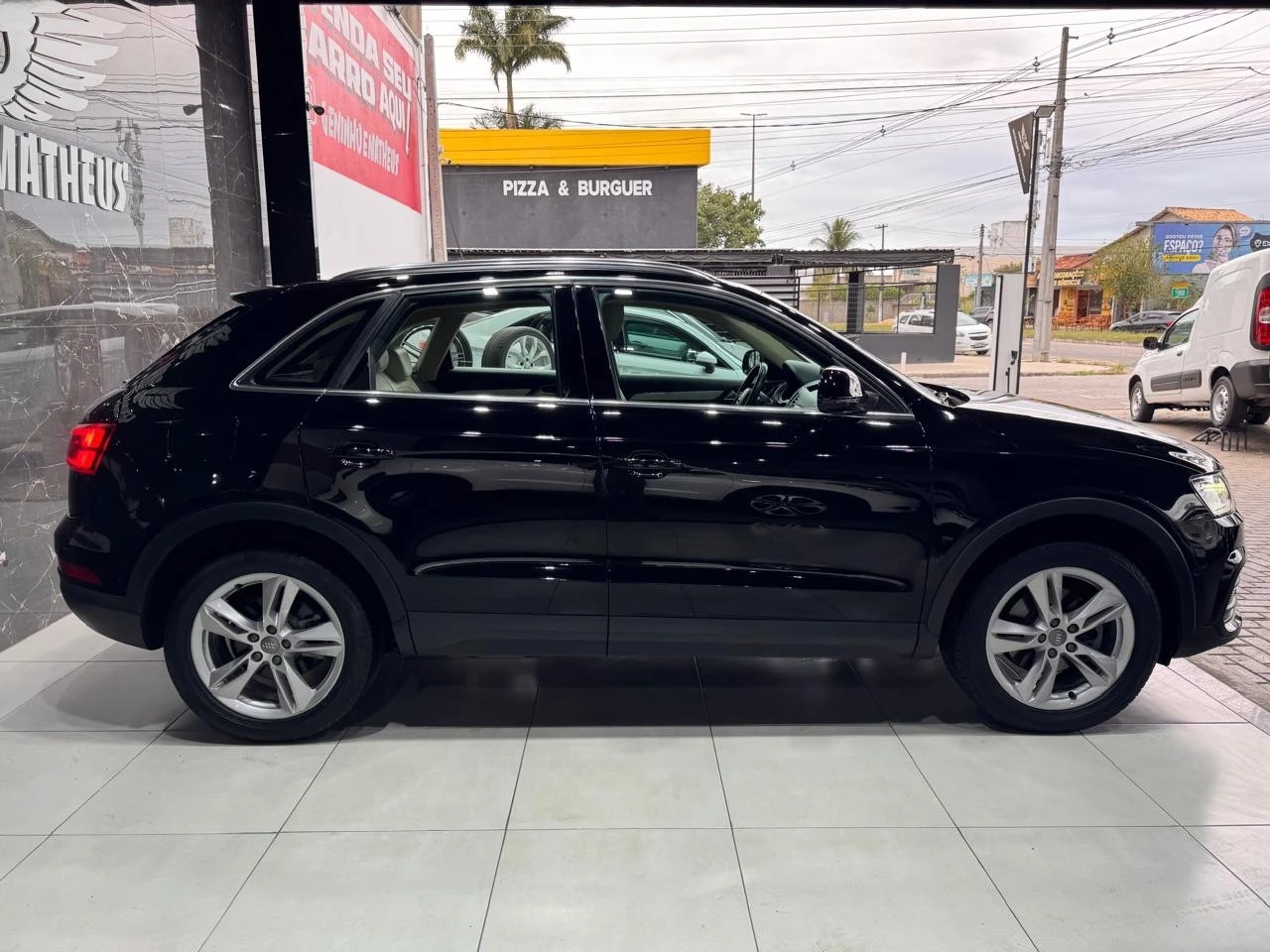 AUDI Q3