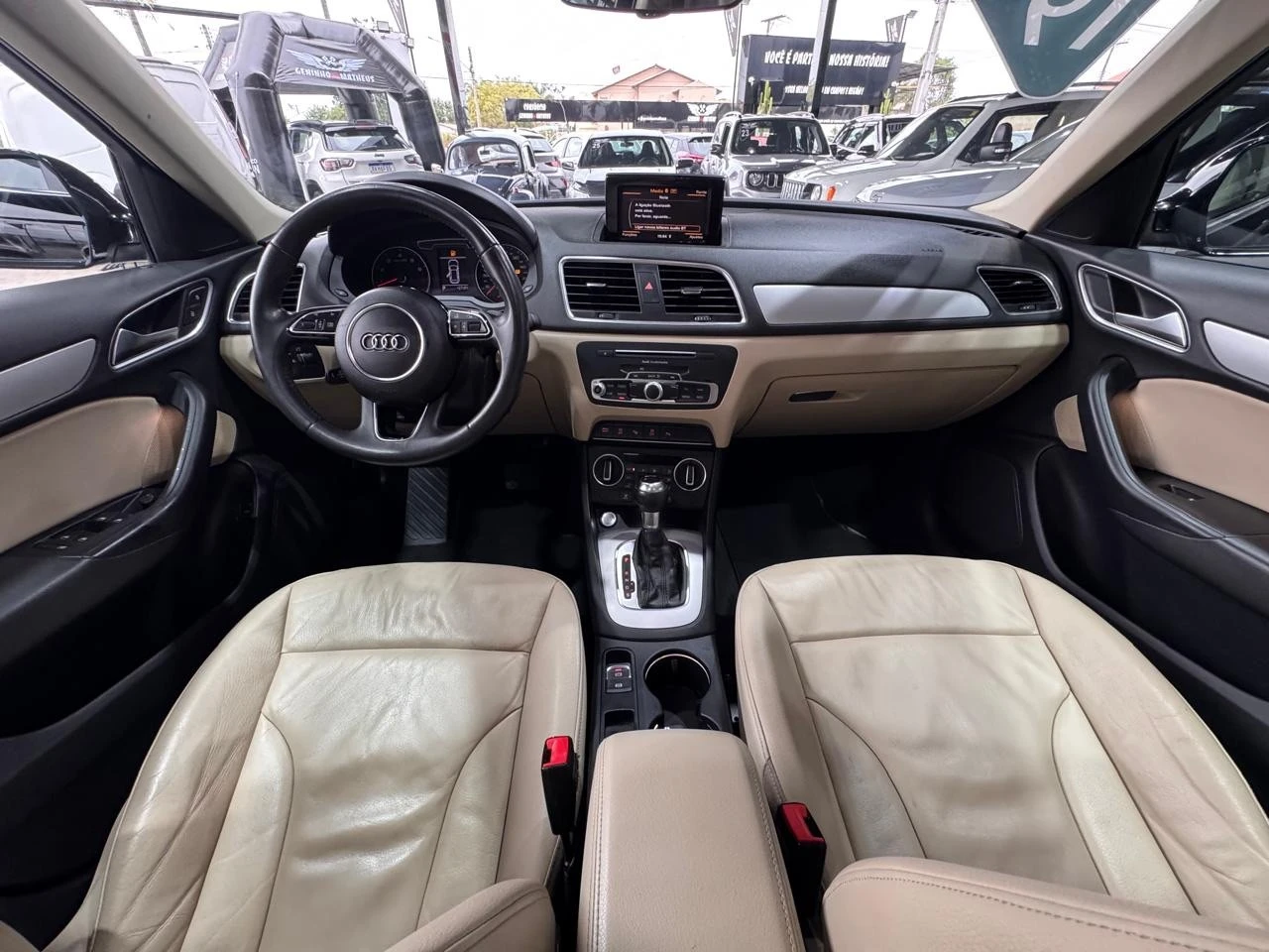AUDI Q3