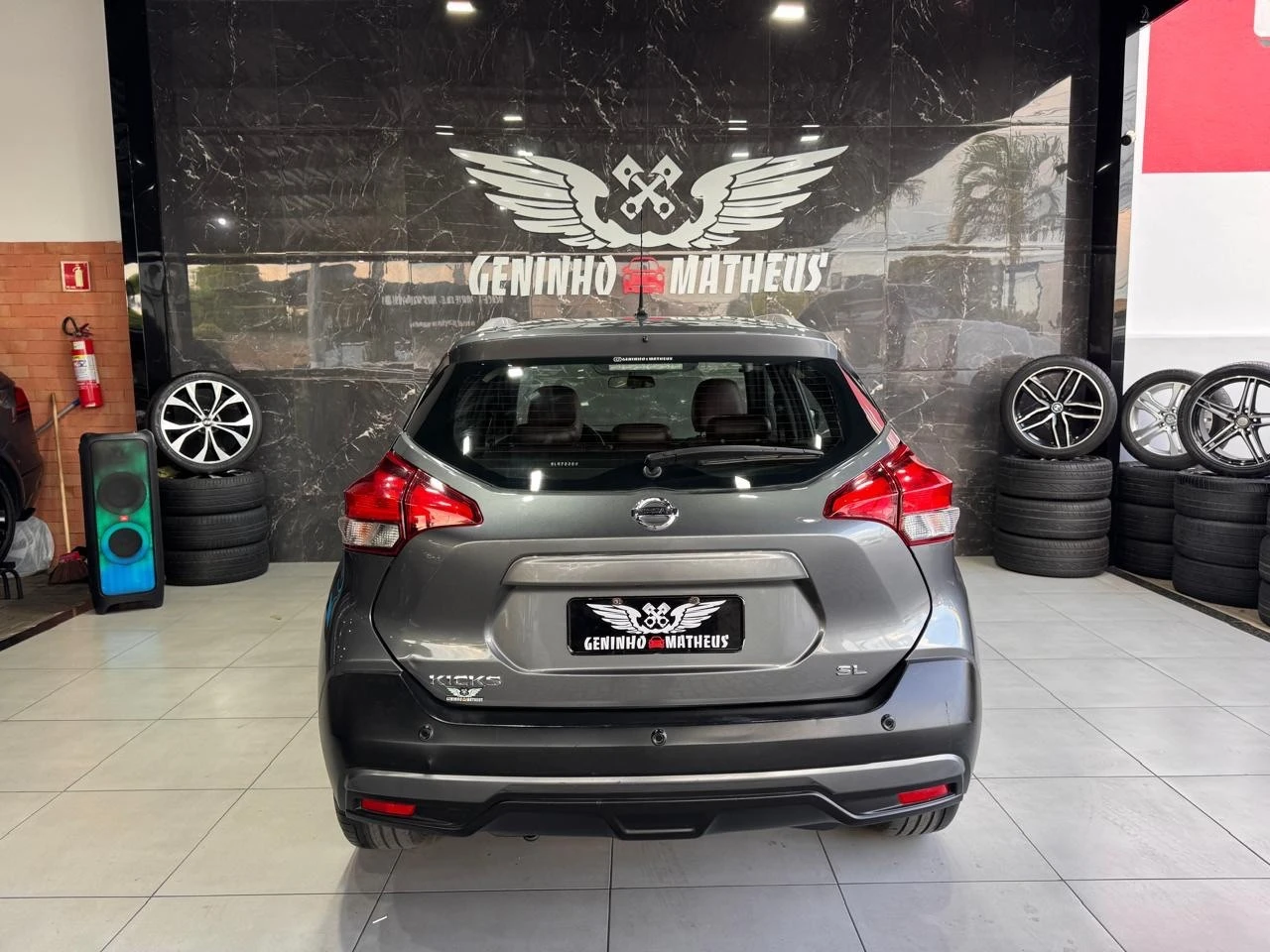 NISSAN KICKS