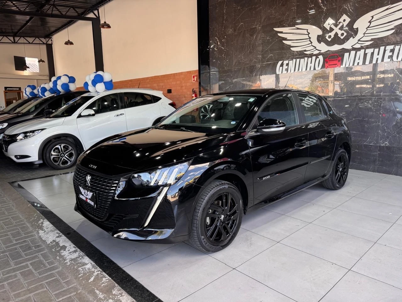 PEUGEOT 208