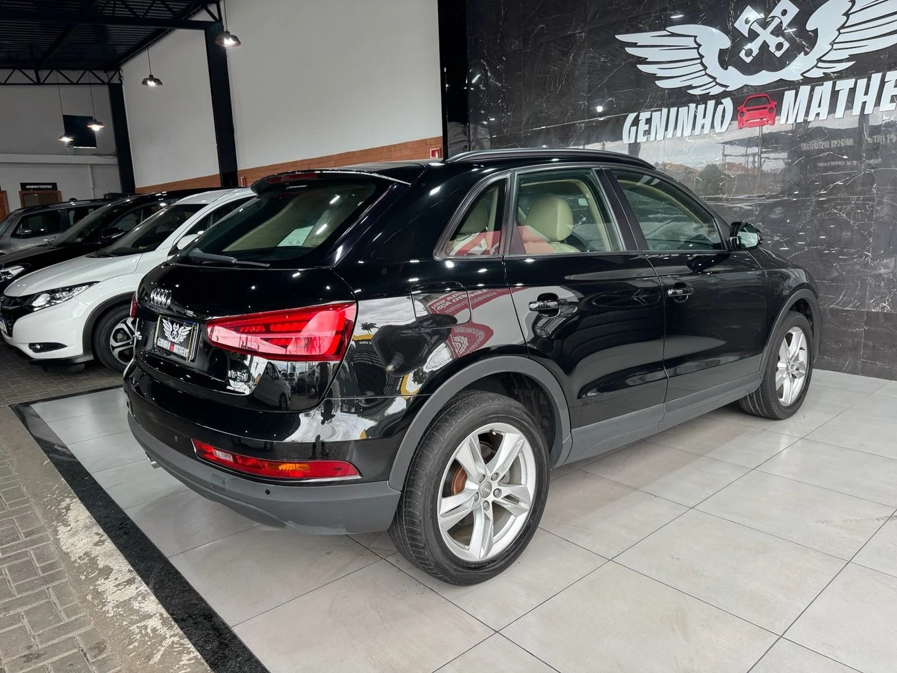 AUDI Q3